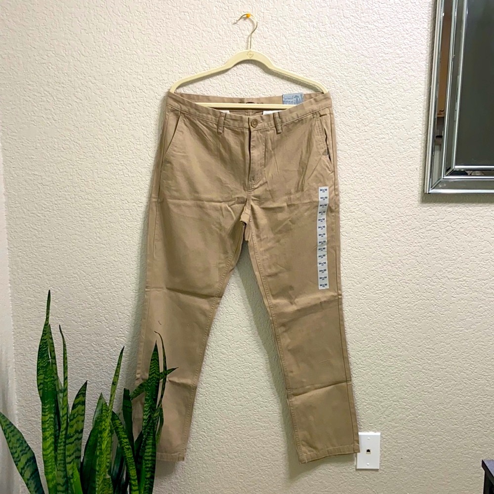 Men’s khaki trousers